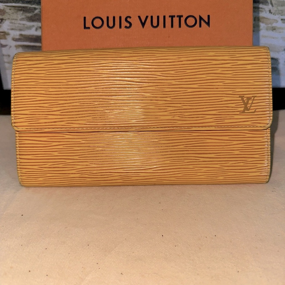 LOUIS VUITTON EPI LONG WALLET